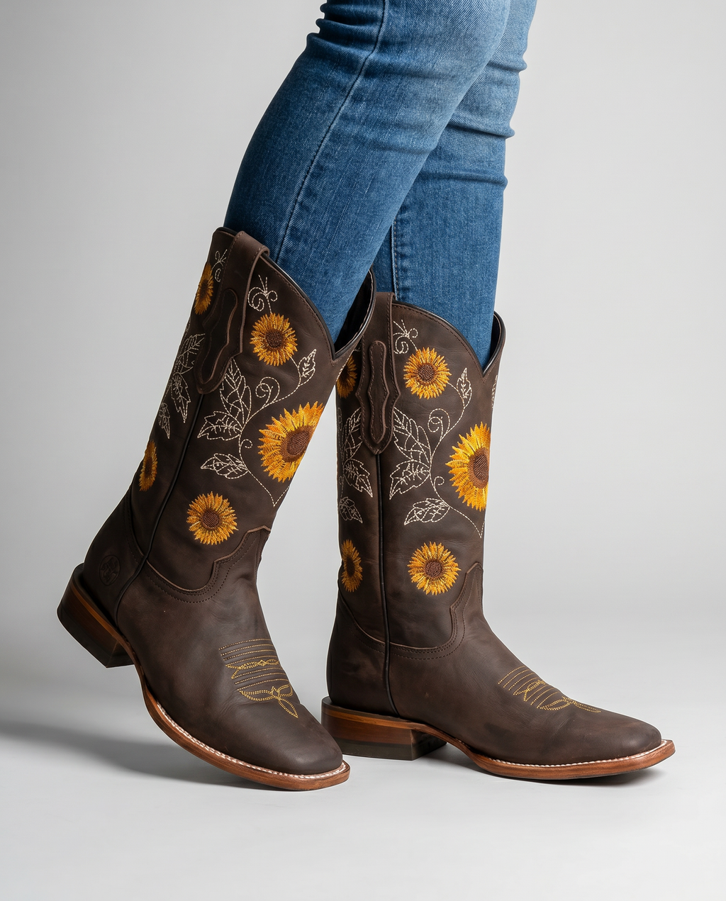 Botas camperas con bordado floral y tacón ancho bajo para mujer