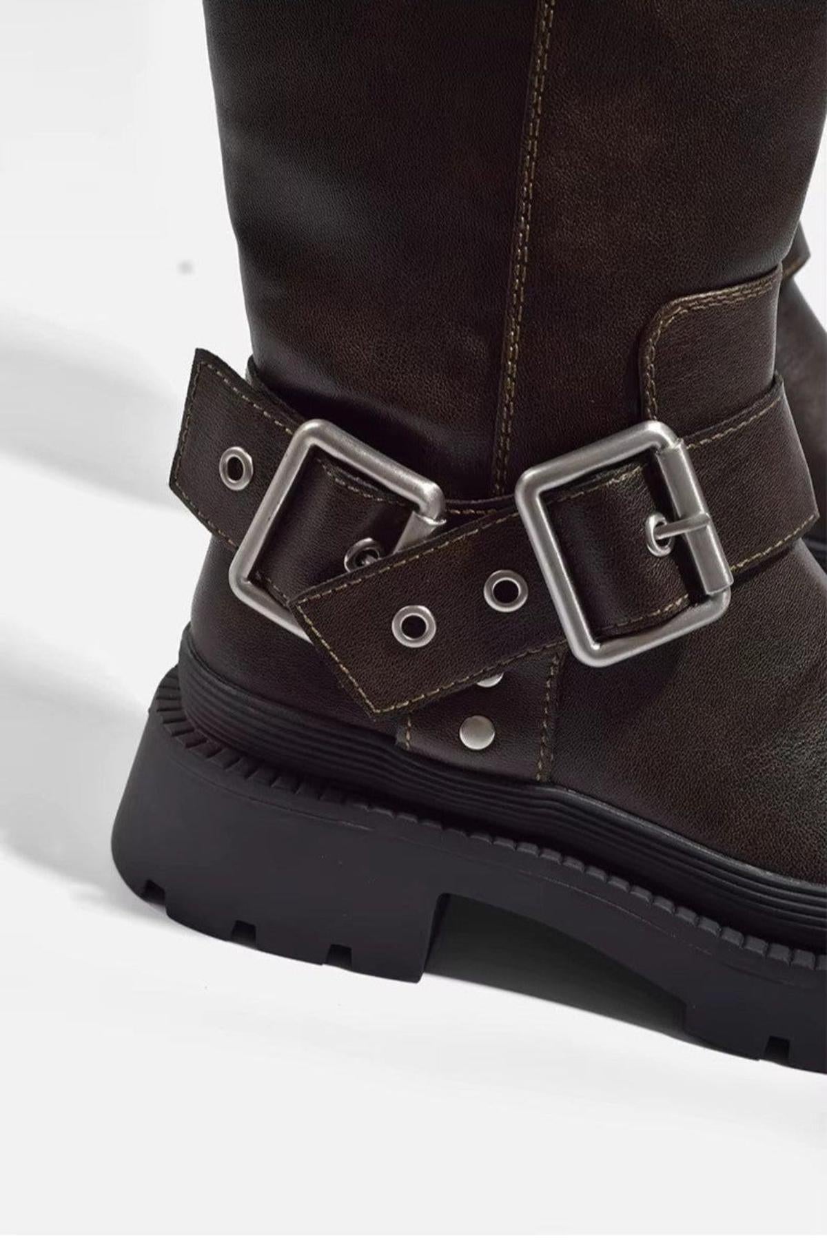 Botas planas gruesas hasta la rodilla