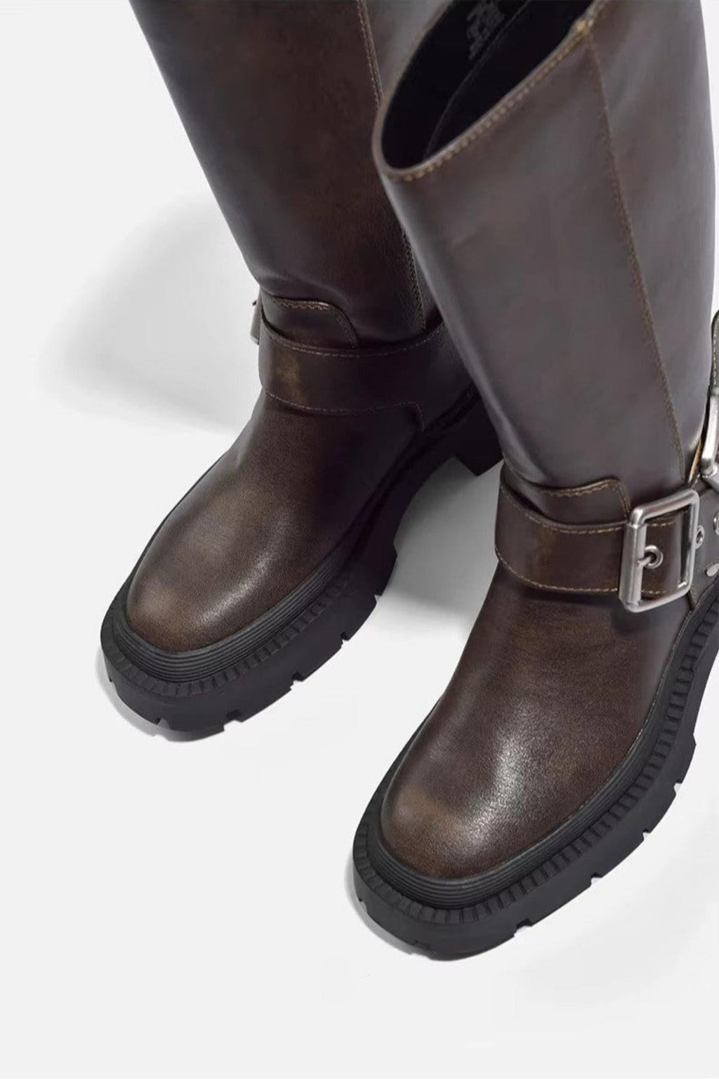 Botas planas gruesas hasta la rodilla